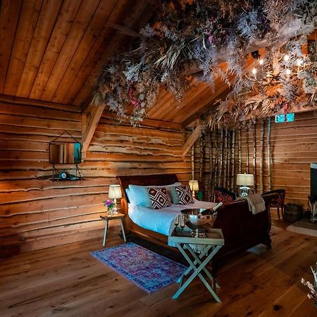 Longville House Hotel Upper Welson ภายนอก รูปภาพ