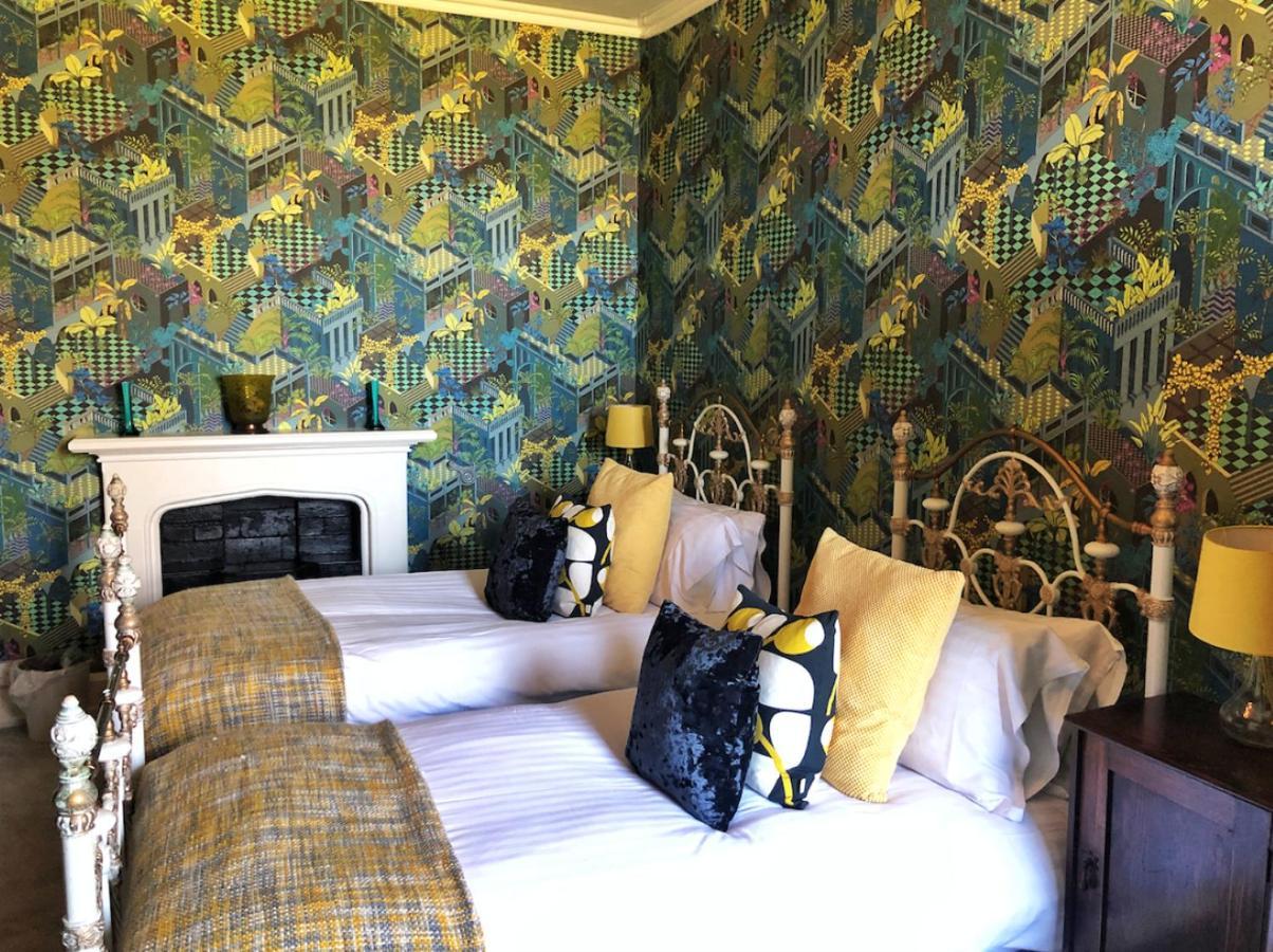 Longville House Hotel Upper Welson ภายนอก รูปภาพ