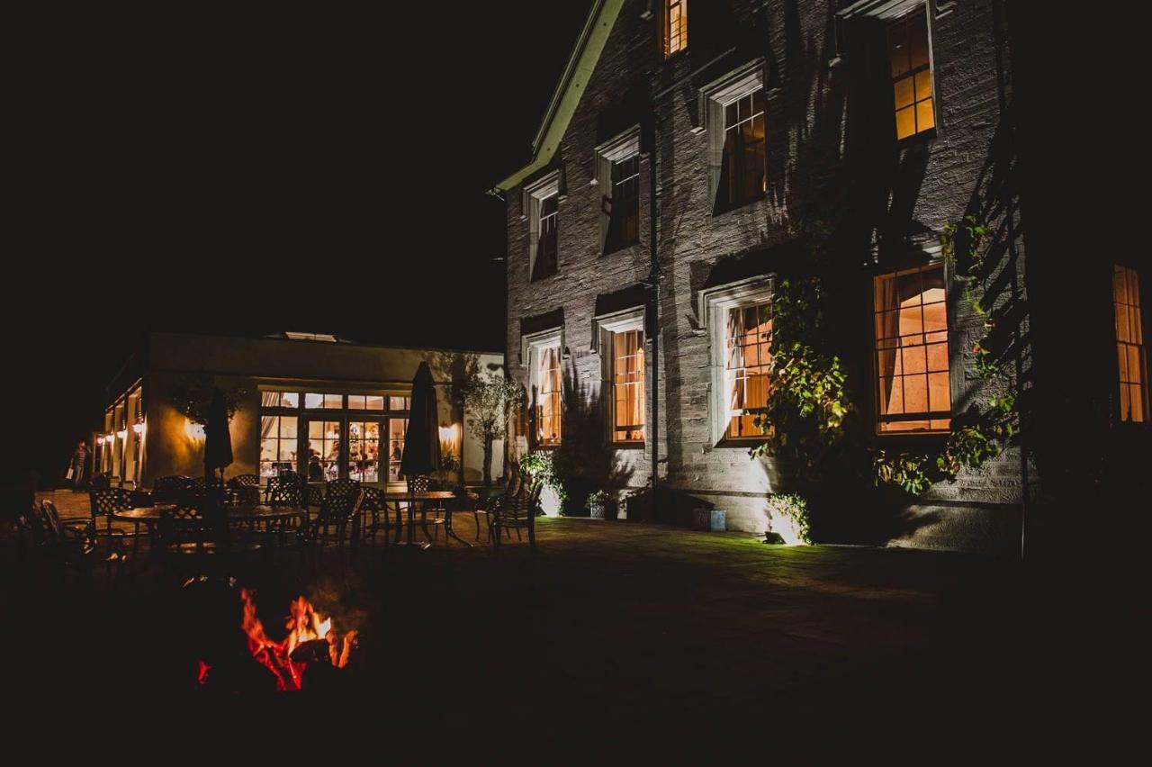 Longville House Hotel Upper Welson ภายนอก รูปภาพ