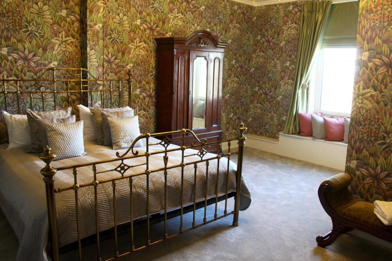 Longville House Hotel Upper Welson ภายนอก รูปภาพ