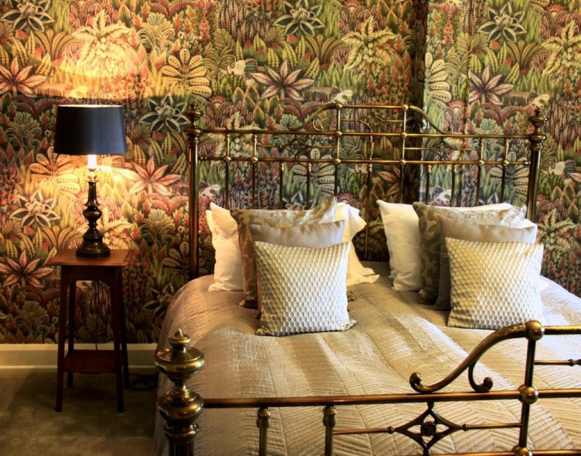 Longville House Hotel Upper Welson ภายนอก รูปภาพ