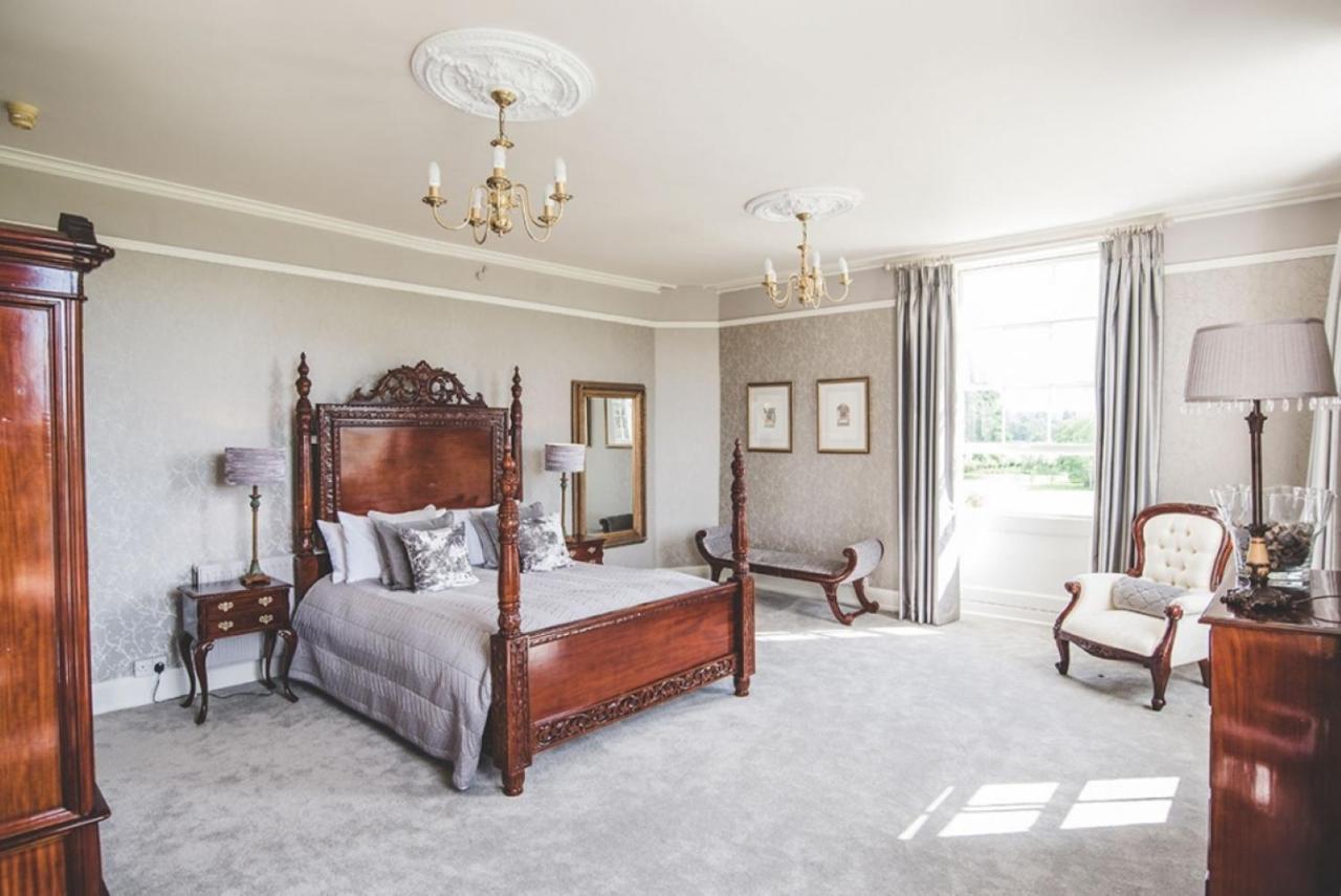 Longville House Hotel Upper Welson ภายนอก รูปภาพ